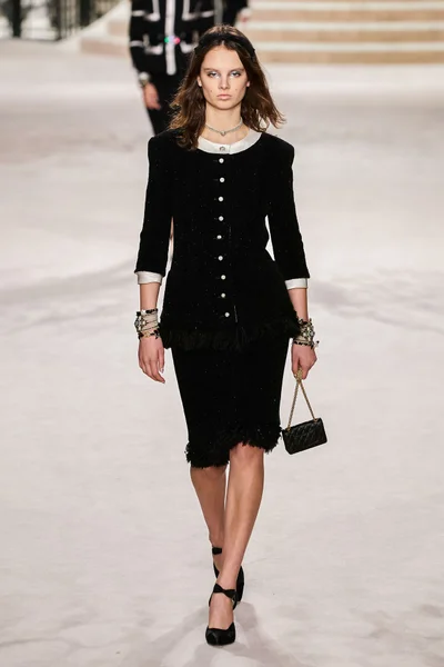 Look 8